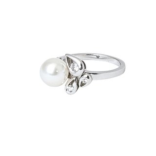 14k White Gold and Pearl Ring
