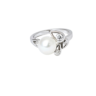 14k White Gold and Pearl Ring