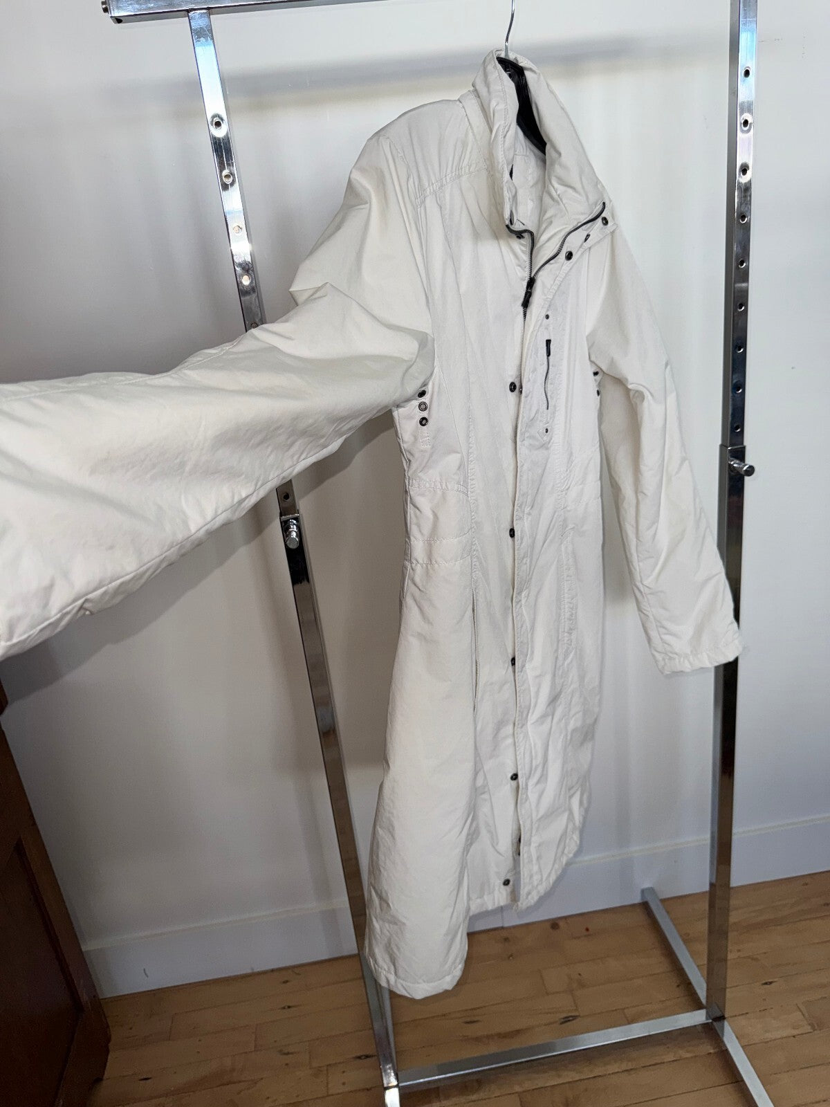 Victorinox White Coat, Size Medium