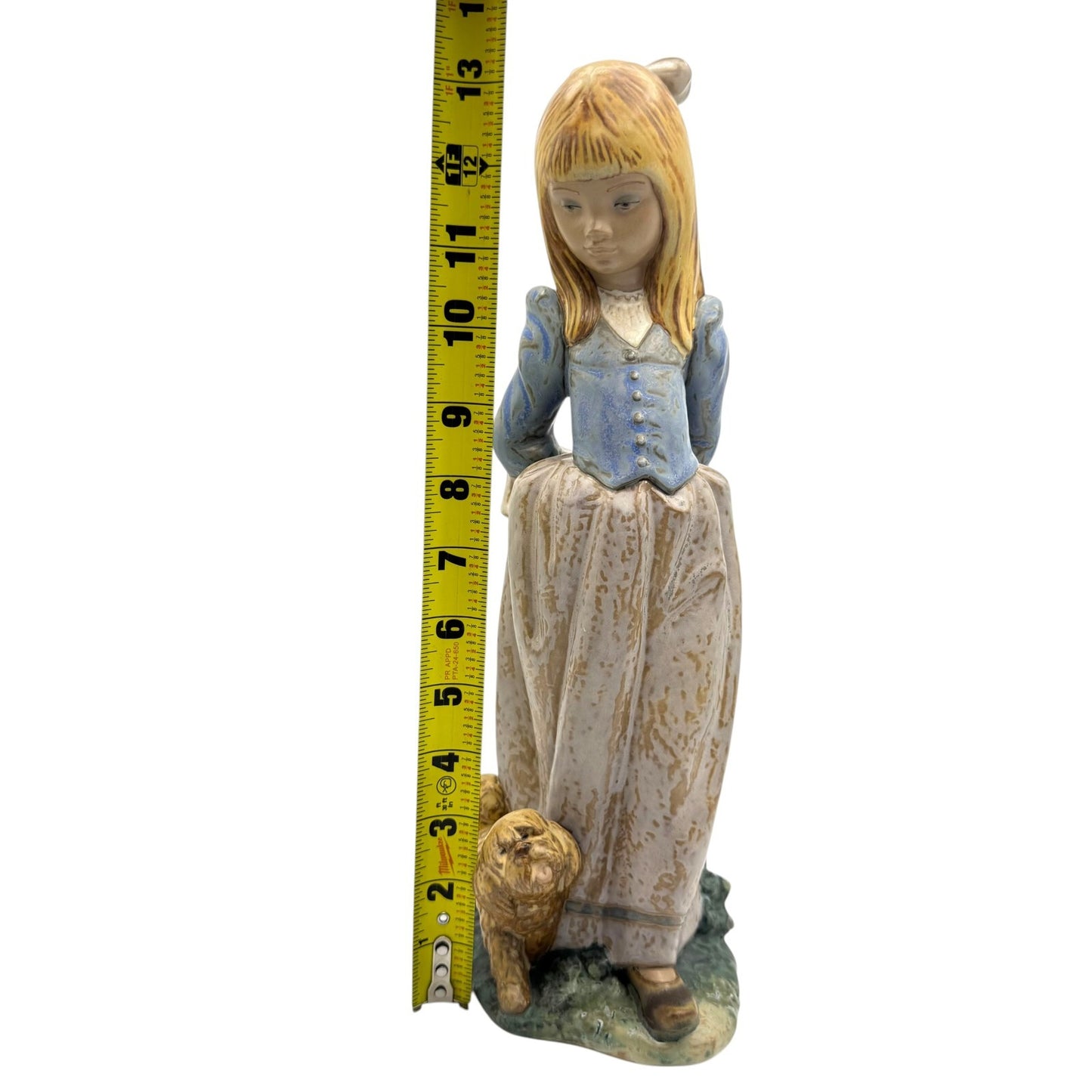 lladro "Rosita" Porcelain Figurine