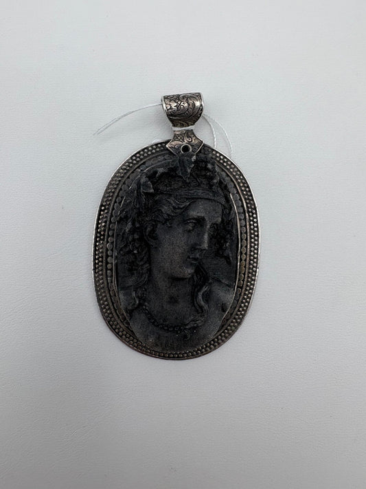 Jet and 925 Sterling Silver Cameo