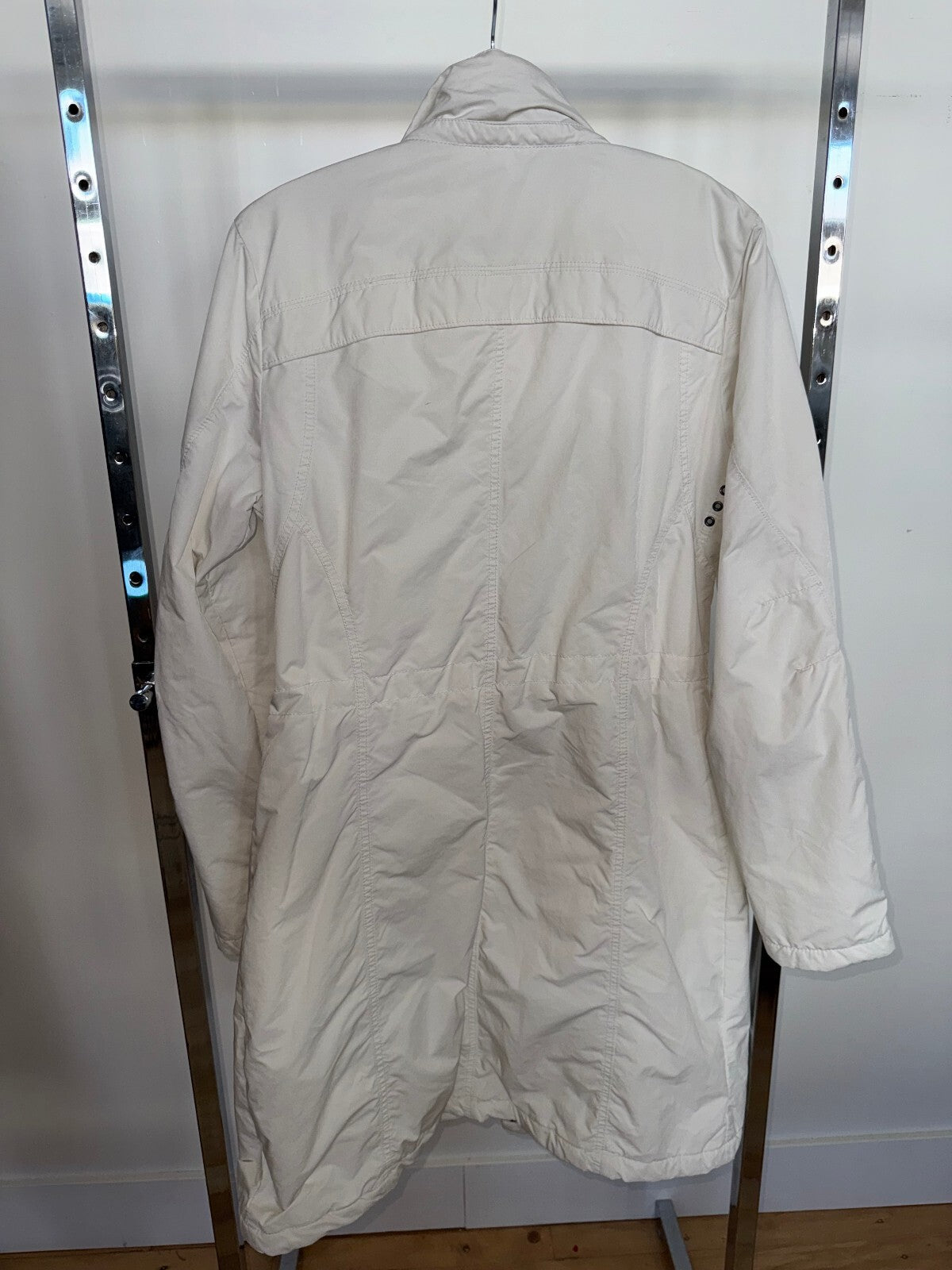 Victorinox White Coat, Size Medium