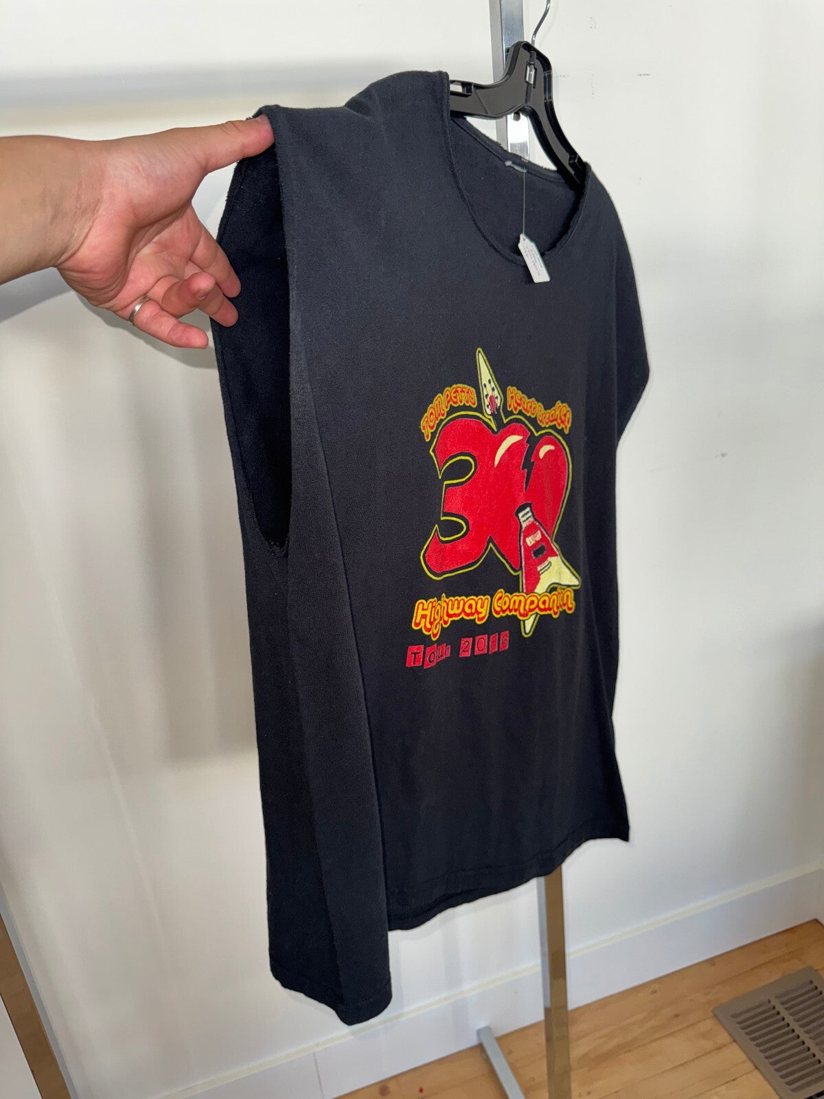Tom Petty and The Heartbreakers 2006 Tour Cutoff Shirt, Size XL