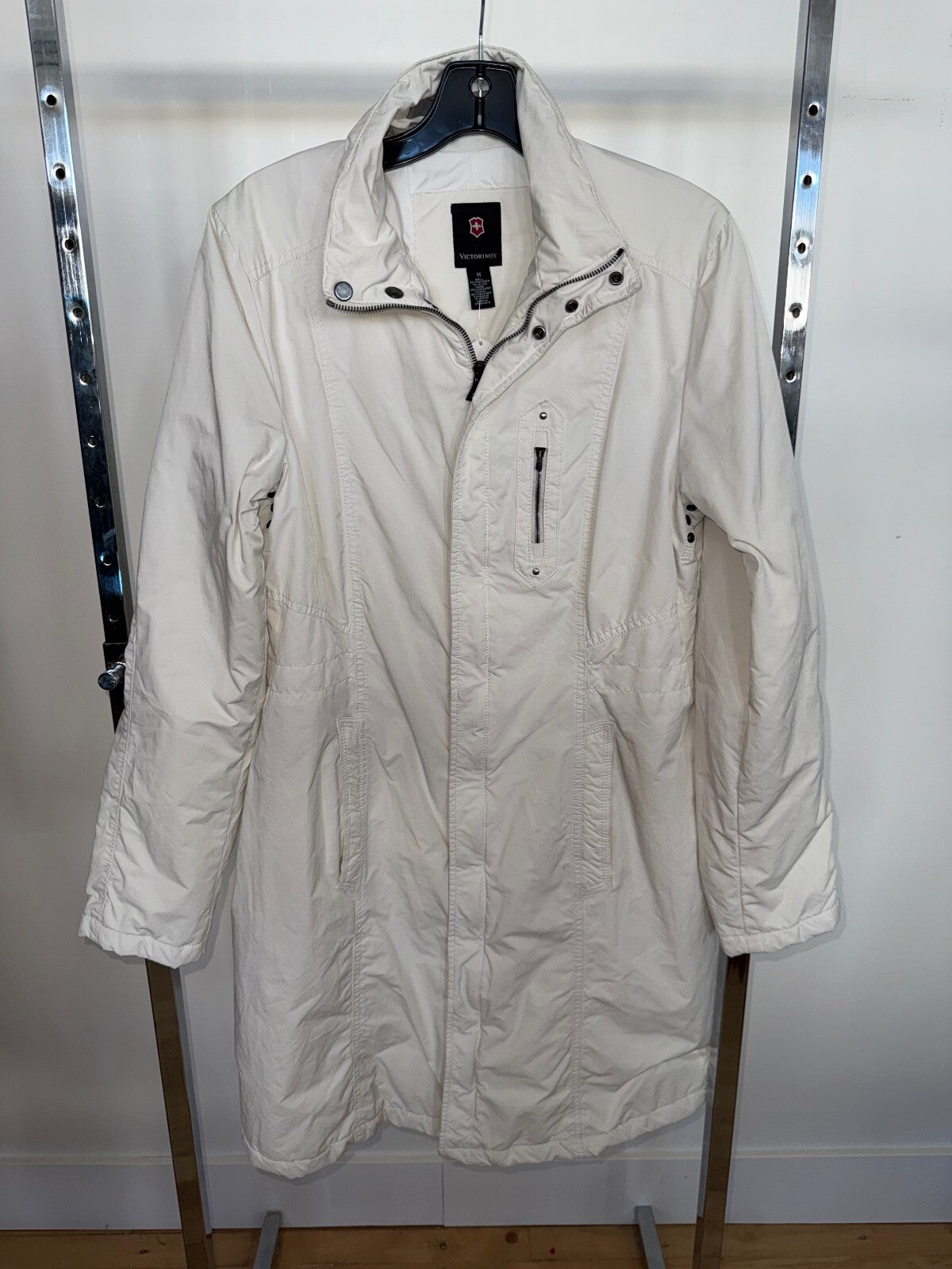 Victorinox White Coat, Size Medium
